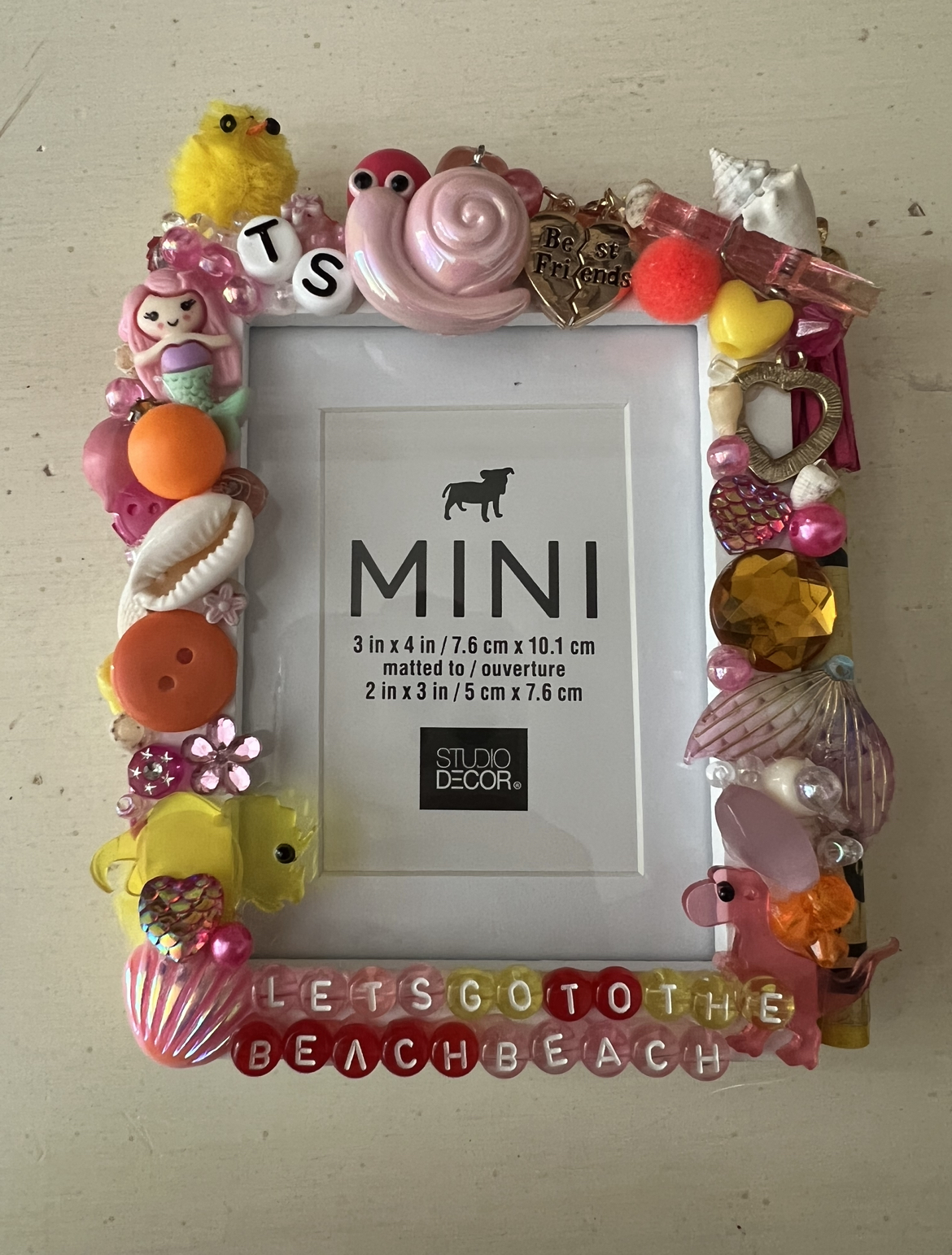Trinket Frame: A Crafty, DIY Gift for your loved one!
